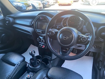 Used MINI Hatch 2019 for sale - 76604374: Photo