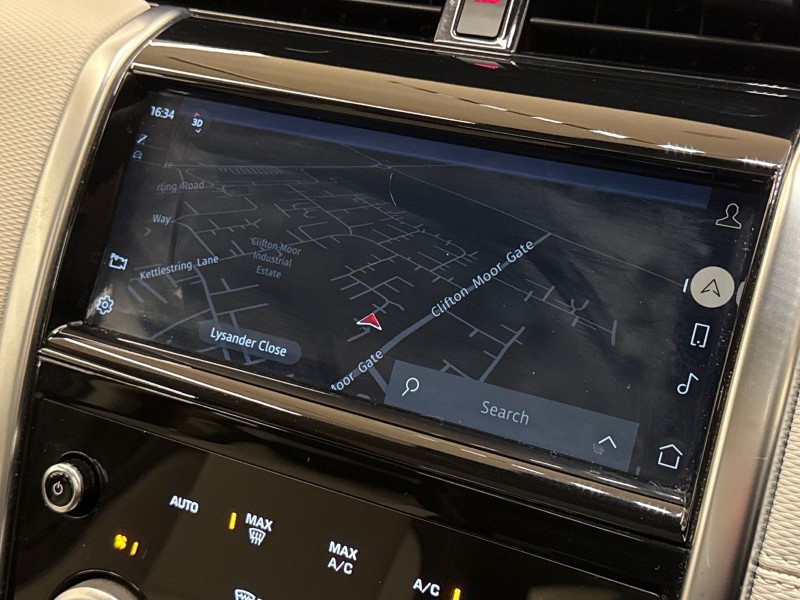 Used Land Rover Discovery Sport 2022 for sale - 76982035: Photo 11