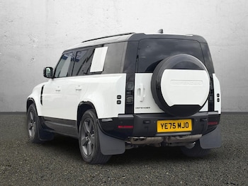 Used Land Rover Defender 2025 for sale - 77830036: Photo