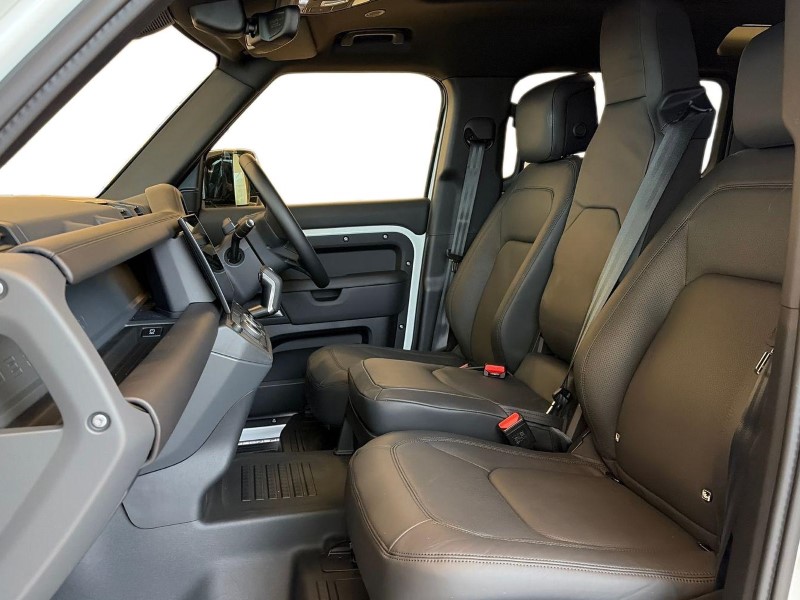 Used Land Rover Defender 2025 for sale - 77830036: Photo 3