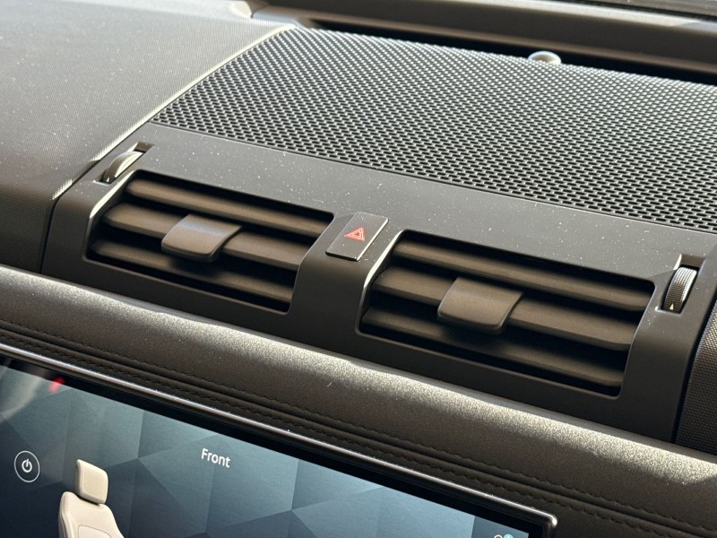 Used Land Rover Defender 2022 for sale - 77353929: Photo 33