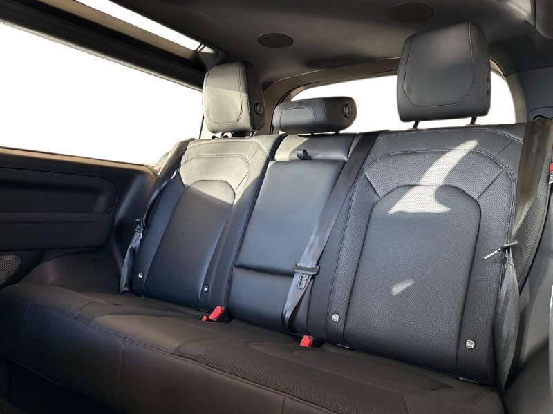 Used Land Rover Defender 2022 for sale - 77353929: Photo 4