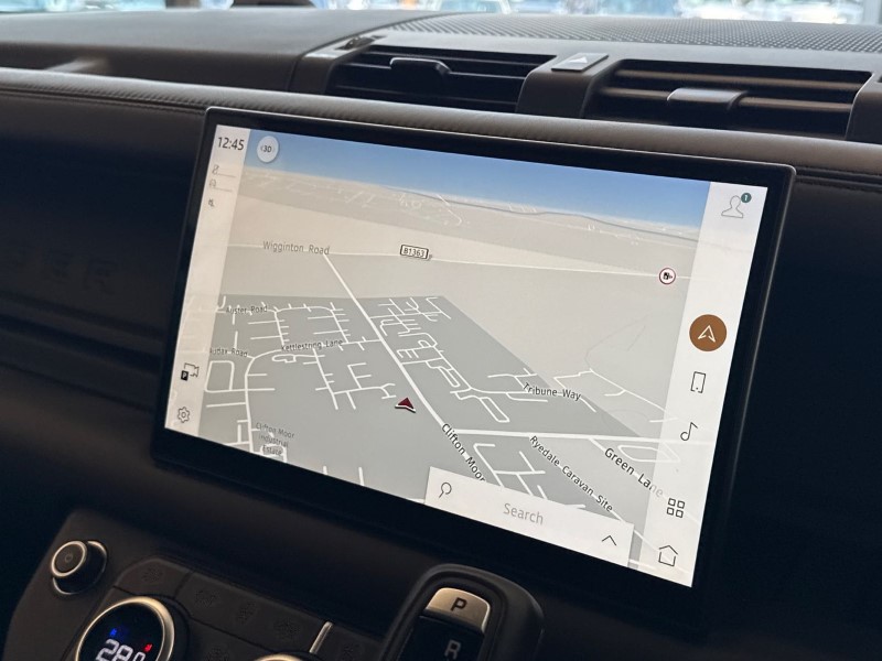 Used Land Rover Defender 2024 for sale - 76982107: Photo 10