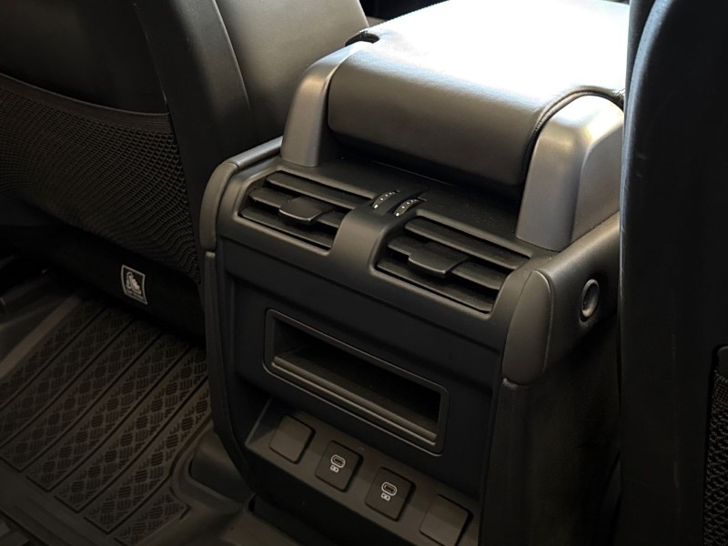 Used Land Rover Defender 2024 for sale - 76982107: Photo 17
