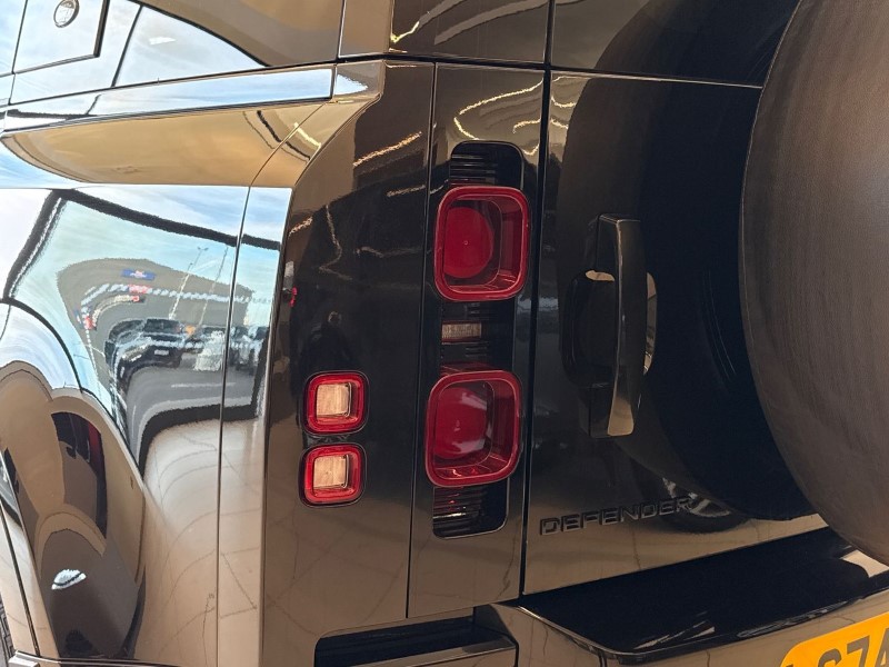 Used Land Rover Defender 2024 for sale - 76982107: Photo 18