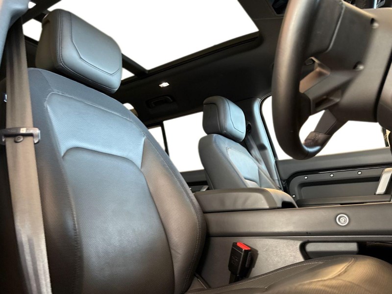 Used Land Rover Defender 2024 for sale - 76982107: Photo 25