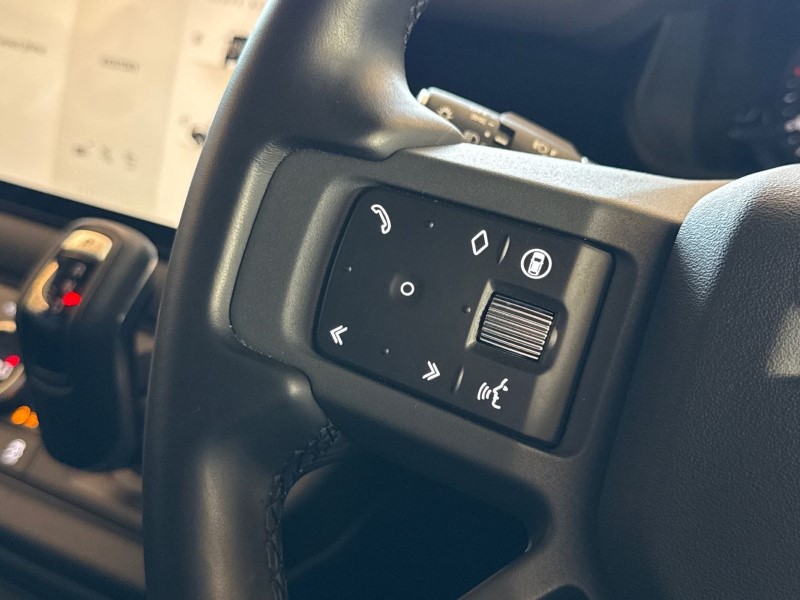 Used Land Rover Defender 2024 for sale - 76982107: Photo 27