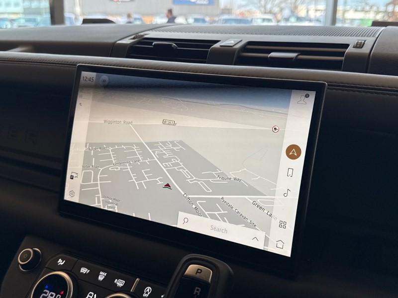 Used Land Rover Defender 2024 for sale - 76982107: Photo 30