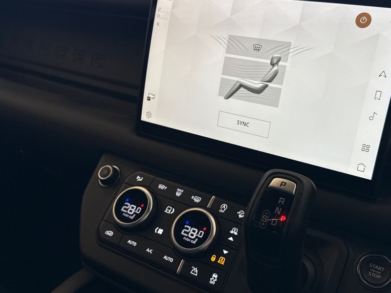 Used Land Rover Defender 2024 for sale - 76982107: Photo 33