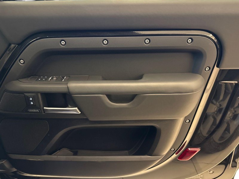 Used Land Rover Defender 2025 for sale - 77435254: Photo 21