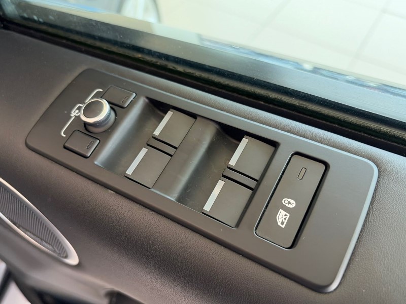 Used Land Rover Discovery 2019 for sale - 77834035: Photo 24