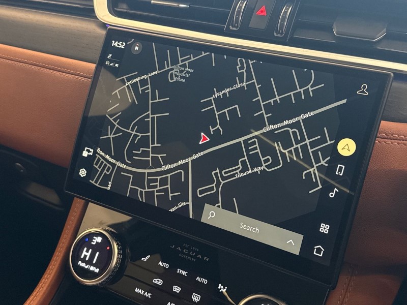 Used Jaguar F-Pace 2023 for sale - 77649898: Photo 11