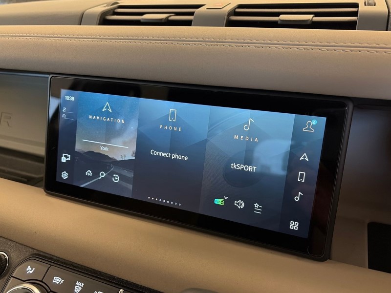 Used Land Rover Defender 2022 for sale - 77803945: Photo 31