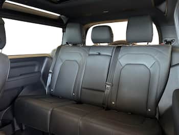 Used Land Rover Defender 2025 for sale - 79616950: Photo