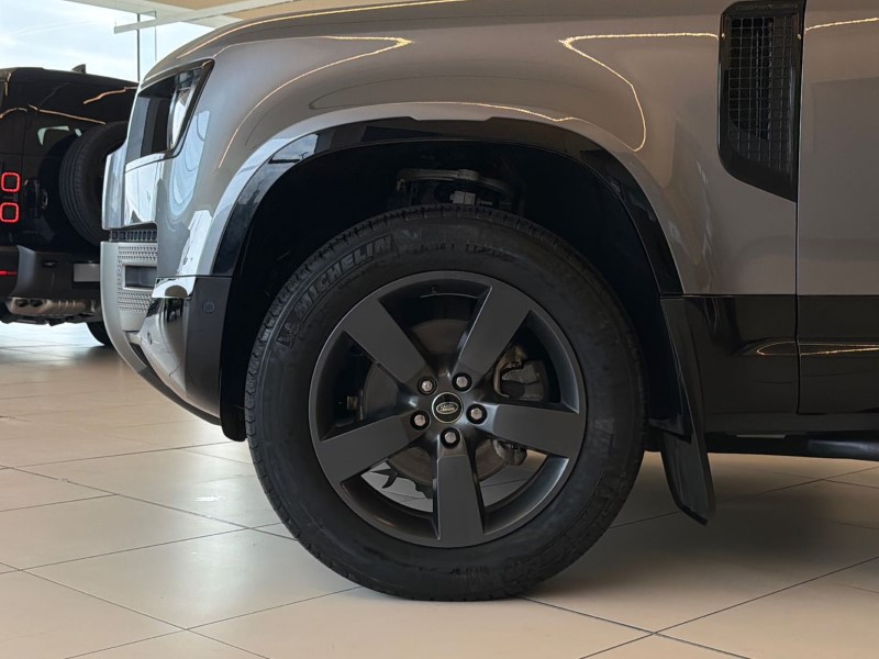 Used Land Rover Discovery 2026 for sale - 77950823: Photo 8