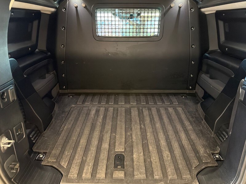 Used Land Rover Defender 2023 for sale - 78090480: Photo 10