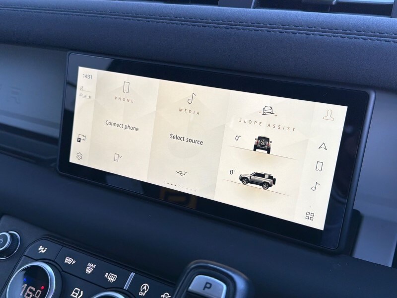 Used Land Rover Defender 2023 for sale - 78090480: Photo 30