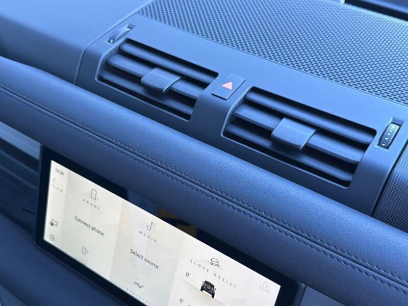 Used Land Rover Defender 2023 for sale - 78090480: Photo 35