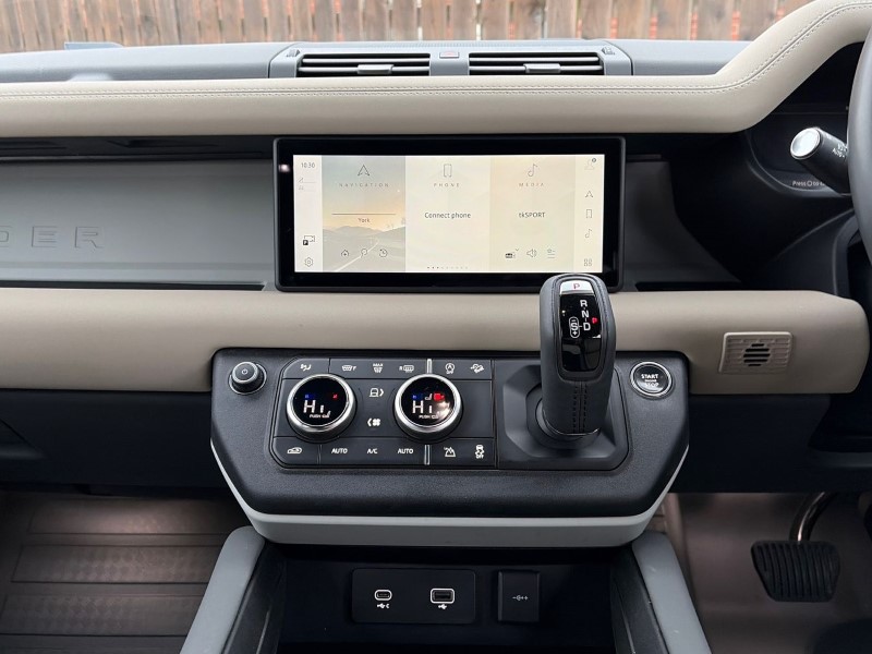 Used Land Rover Defender 2022 for sale - 76981573: Photo 14