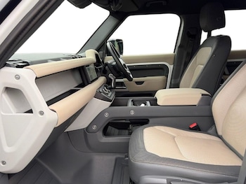 Used Land Rover Defender 2022 for sale - 76981573: Photo