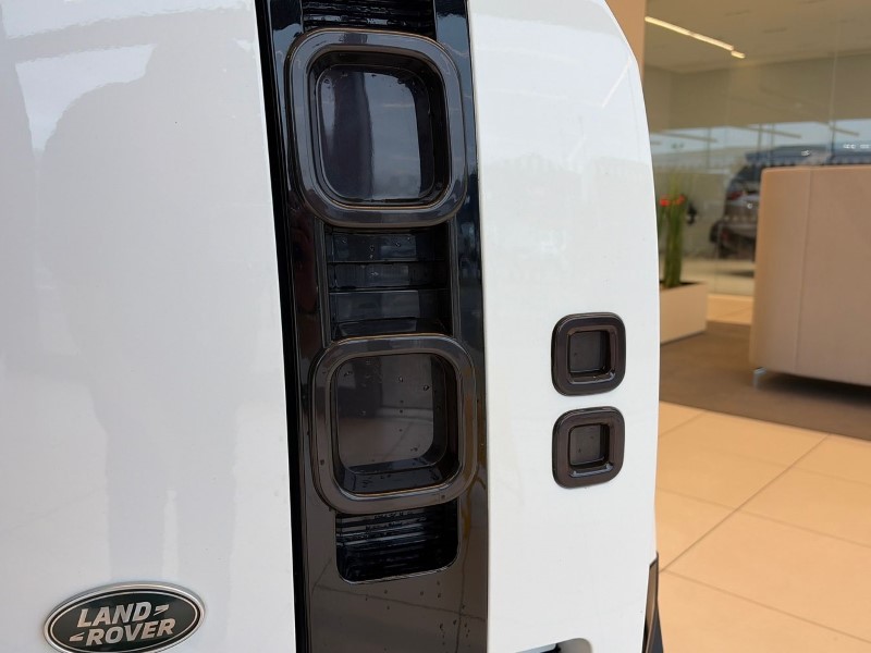 Used Land Rover Defender 2022 for sale - 76981573: Photo 50