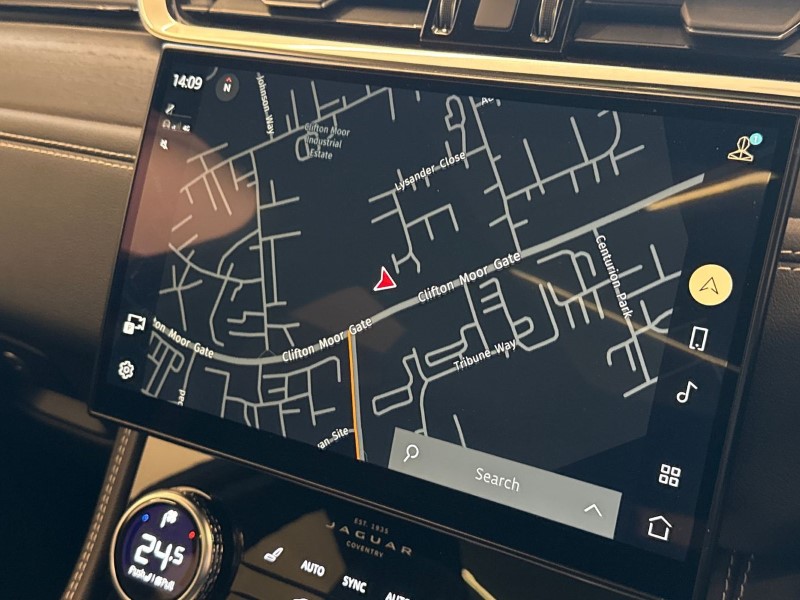 Used Jaguar F-Pace 2022 for sale - 76981354: Photo 11