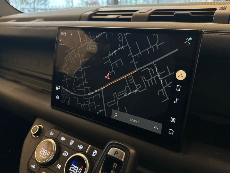 Used Land Rover Defender 2023 for sale - 77300608: Photo 11