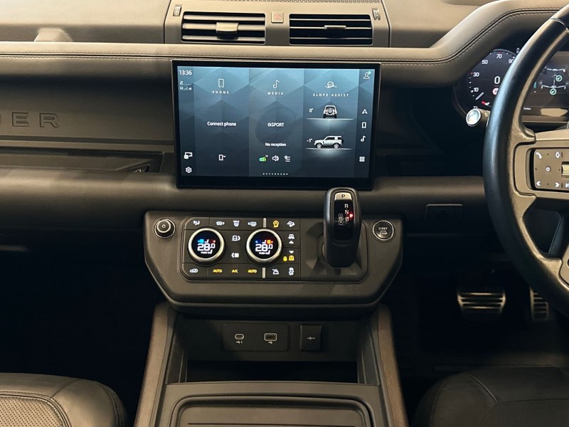 Used Land Rover Defender 2023 for sale - 77300608: Photo 14