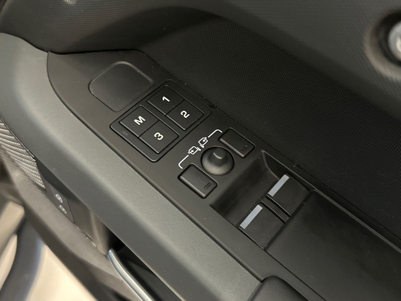 Used Land Rover Defender 2023 for sale - 77300608: Photo 24