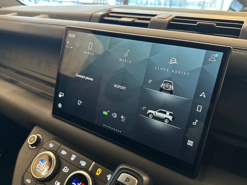 Used Land Rover Defender 2023 for sale - 77300608: Photo 31