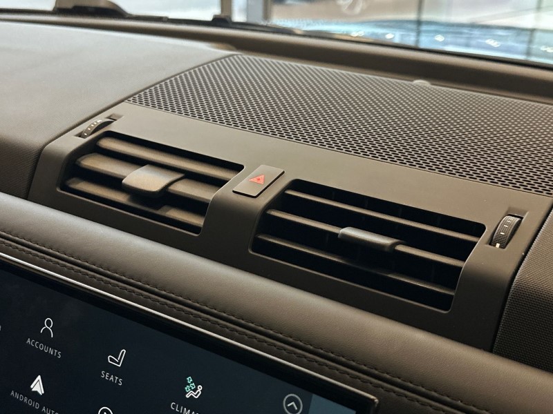 Used Land Rover Defender 2023 for sale - 77300608: Photo 35