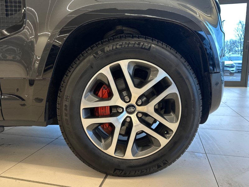 Used Land Rover Defender 2023 for sale - 77300608: Photo 8