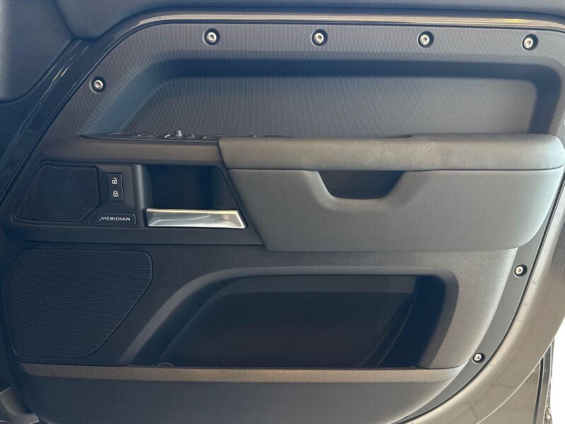 Used Land Rover Defender 2025 for sale - 77742705: Photo 22