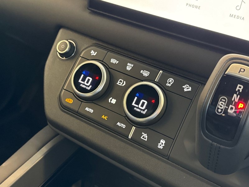 Used Land Rover Defender 2025 for sale - 77742705: Photo 32