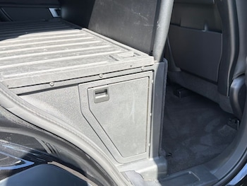 Used Land Rover Discovery 2023 for sale - 78344054: Photo