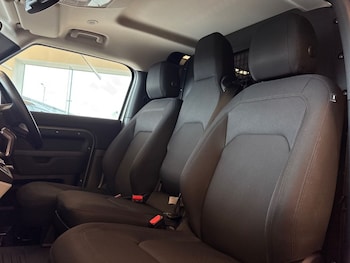 Used Land Rover Defender 2023 for sale - 78791792: Photo