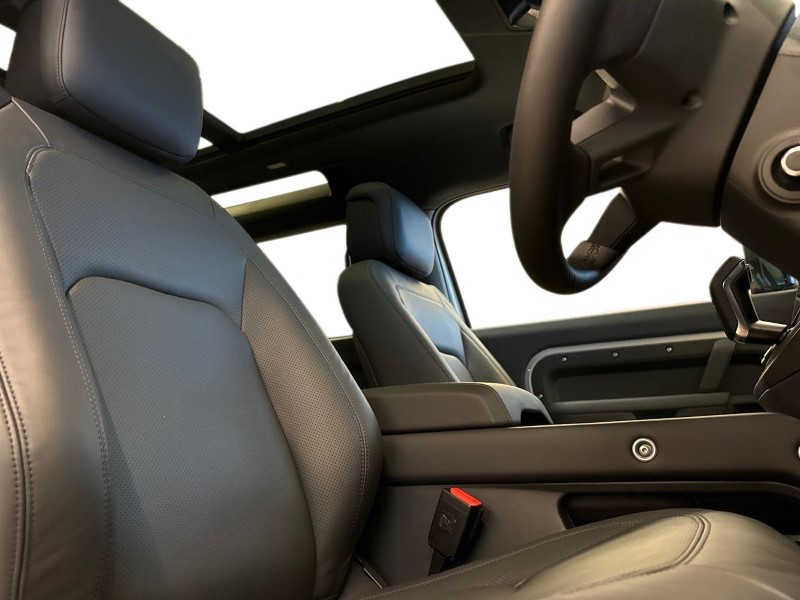 Used Land Rover Defender 2025 for sale - 77179610: Photo 26