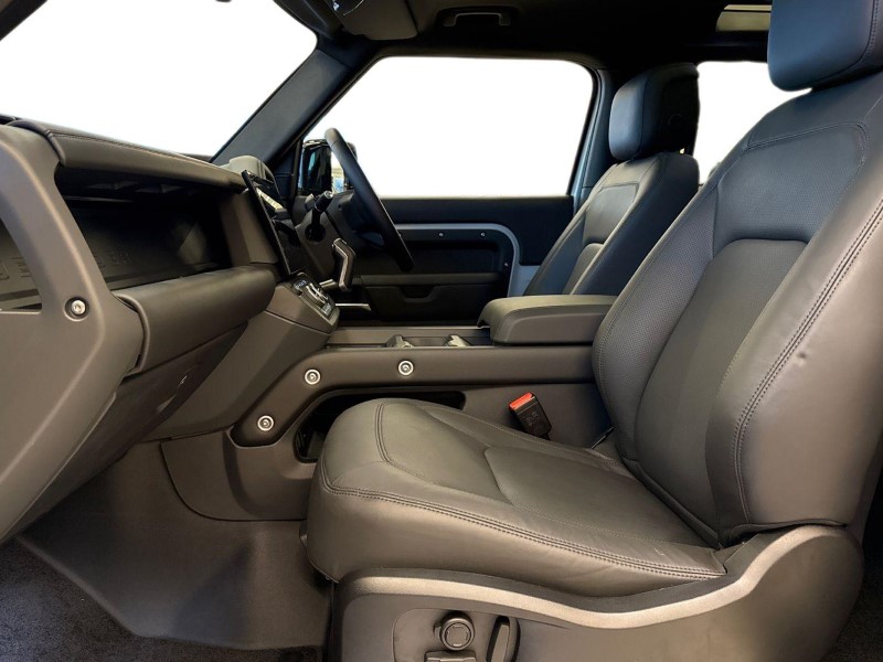 Used Land Rover Defender 2025 for sale - 77179610: Photo 3