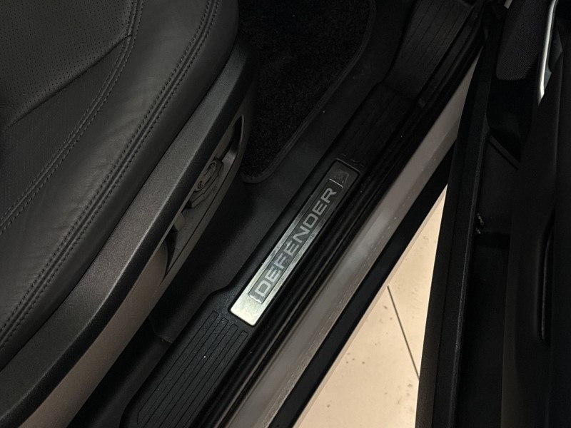 Used Land Rover Defender 2025 for sale - 77179610: Photo 37