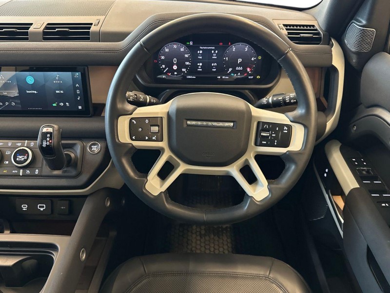 Used Land Rover Defender 2022 for sale - 77258393: Photo 15