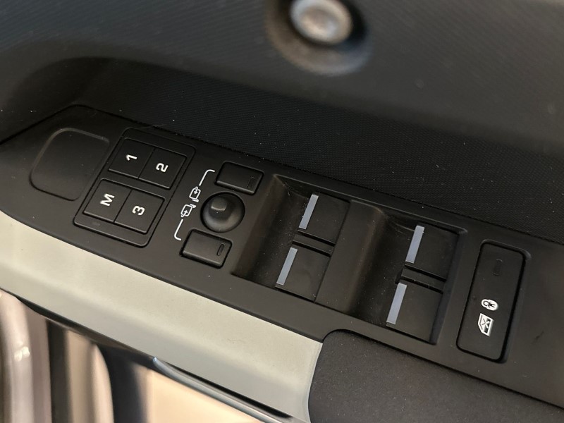 Used Land Rover Defender 2022 for sale - 77258393: Photo 23