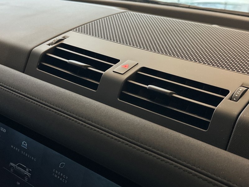 Used Land Rover Defender 2022 for sale - 77258393: Photo 33