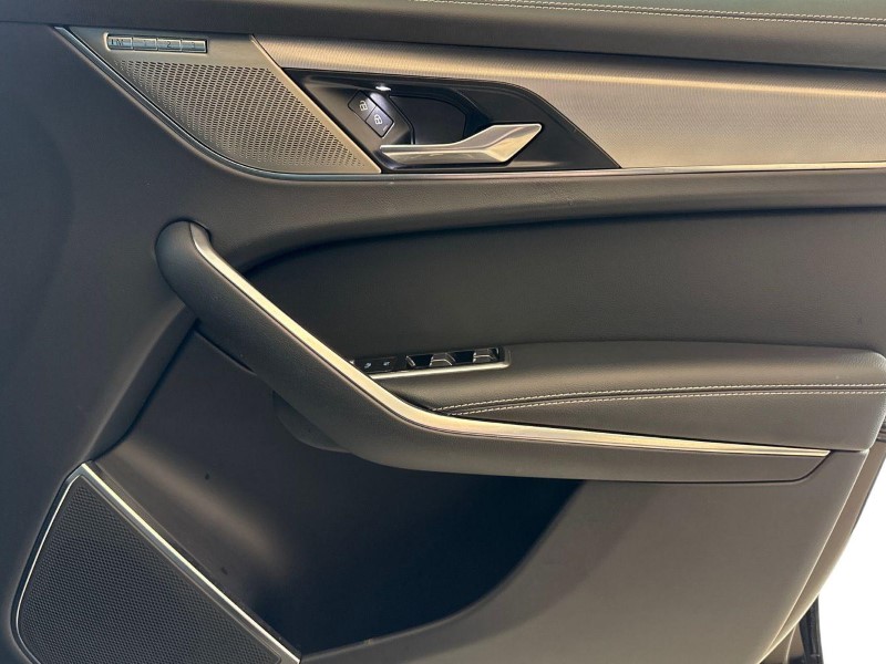 Used Jaguar F-Pace 2021 for sale - 76982130: Photo 22