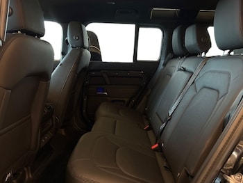 Used Land Rover Defender 2025 for sale - 77732712: Photo