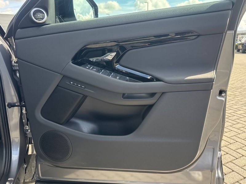 Used Land Rover Range Rover Evoque 2025 for sale - 76981363: Photo 22
