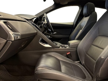 Used Jaguar E-Pace 2022 for sale - 76981971: Photo