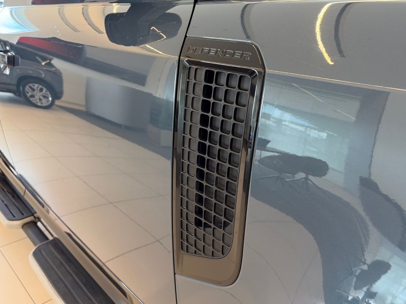 Used Land Rover Defender 2024 for sale - 77877738: Photo 20