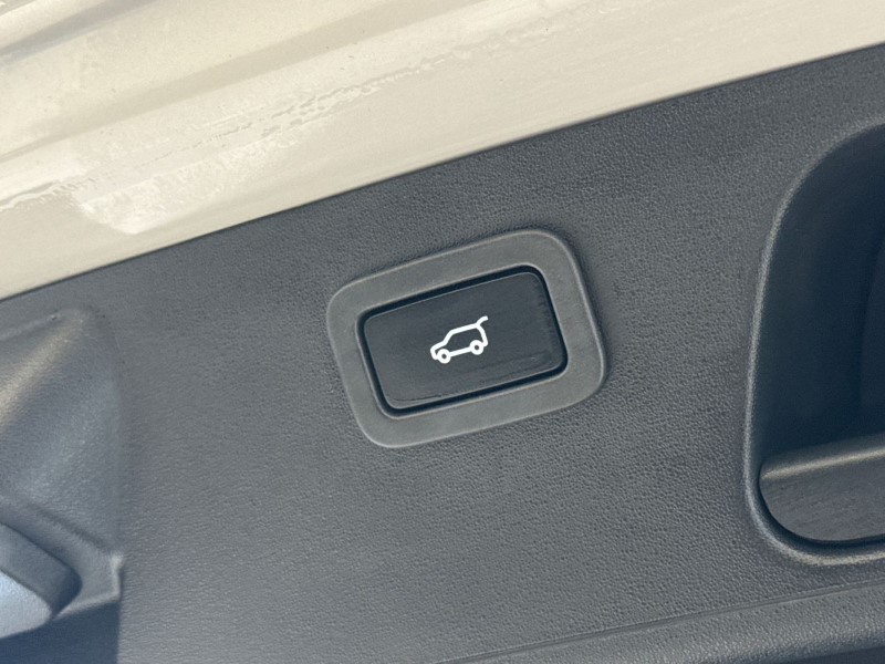 Used Jaguar E-Pace 2017 for sale - 77353930: Photo 39