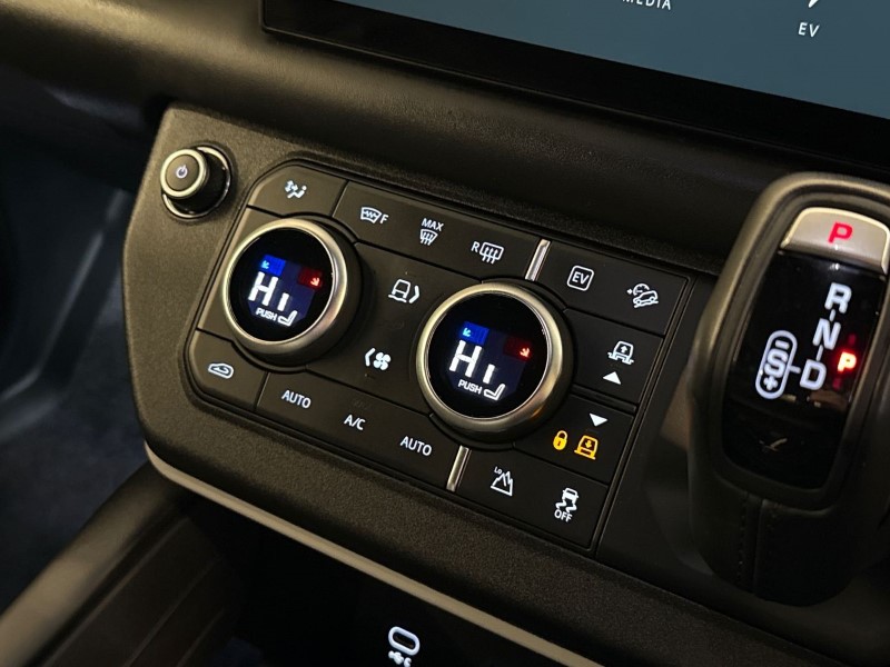 Used Land Rover Defender 2024 for sale - 77545427: Photo 32