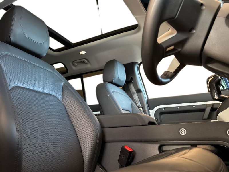 Used Land Rover Defender 2022 for sale - 77210364: Photo 26